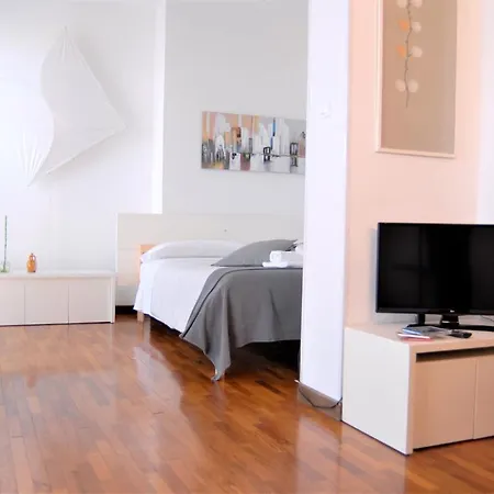 All For You - Uptown Studio Apartamento *